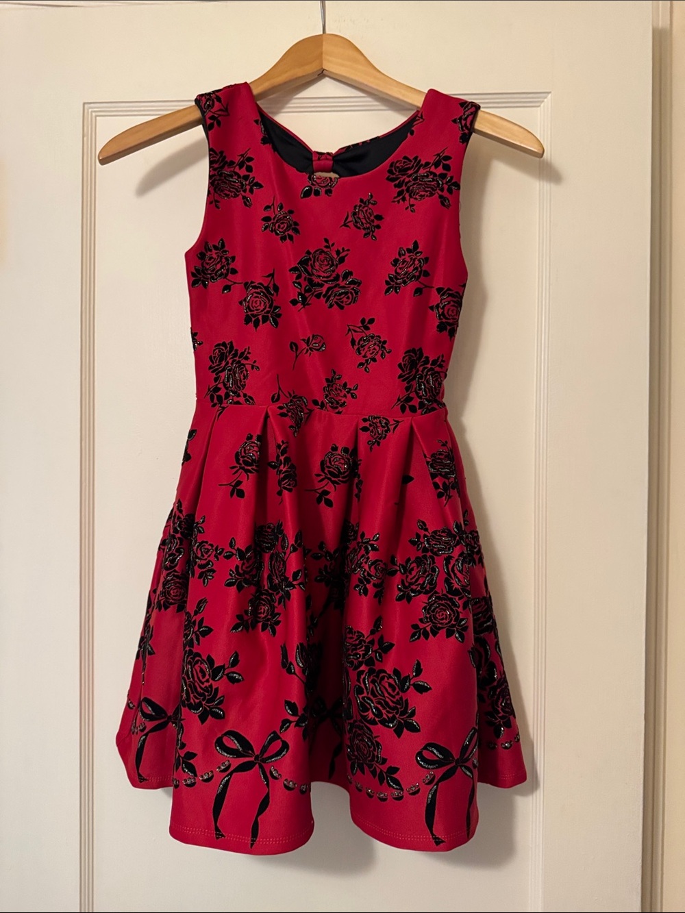 Girls Red Floral Fit-and-Flare Dress sz 7. Glitter. So pretty.